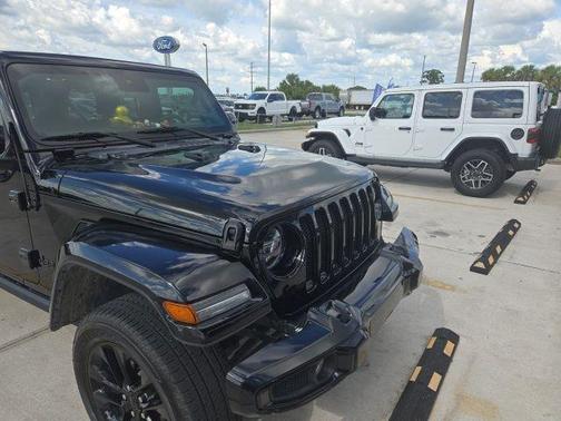 Black Clearcoat 2021 Jeep Wrangler Unlimited Sahara