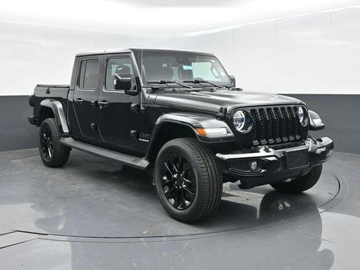 Black Clearcoat 2022 Jeep Gladiator High Altitude 4x4