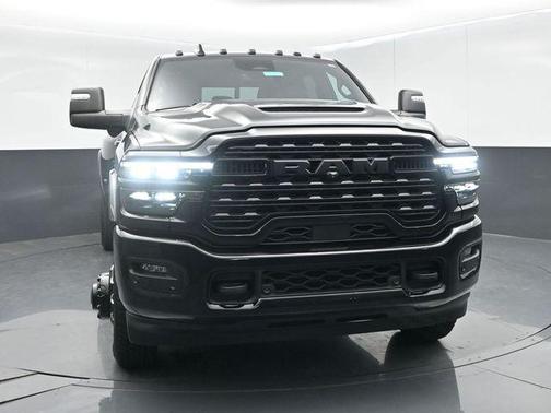 Diamond Black Crystal Pearlcoat 2025 RAM 3500 Limited Mega Cab 4x4 6'4' Box