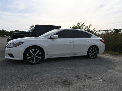 2016 Nissan Altima 2.5 SR