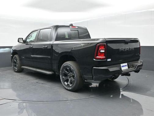 Diamond Black Crystal Pearlcoat 2026 RAM 1500 Express