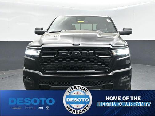 Diamond Black Crystal Pearlcoat 2026 RAM 1500 Express