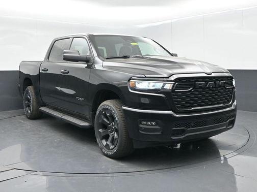 Diamond Black Crystal Pearlcoat 2026 RAM 1500 Express
