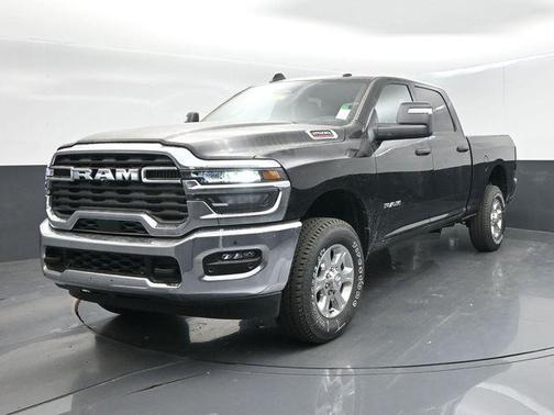 Diamond Black Crystal Pearlcoat 2026 RAM 2500 Big Horn Crew Cab 4x4 6'4' Box