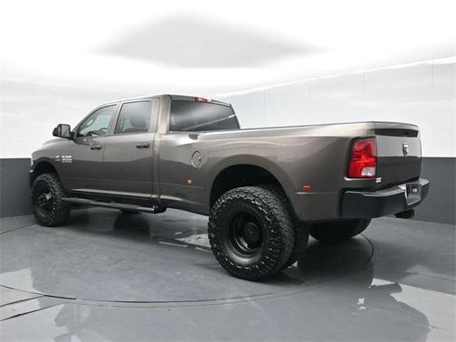 2018 RAM 3500 Tradesman Crew Cab 4x4 8' Box