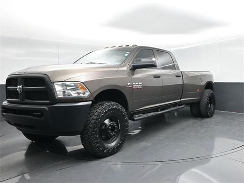 2018 RAM 3500 Tradesman Crew Cab 4x4 8' Box