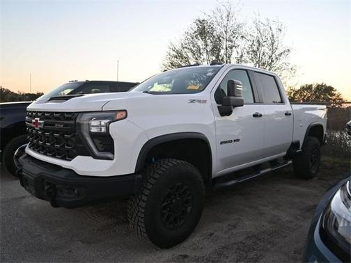 2024 Chevrolet Silverado 2500 4WD Crew Cab Standard Bed ZR2