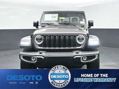 Granite Crystal Metallic Clearcoat 2026 Jeep Gladiator Sahara 4x4