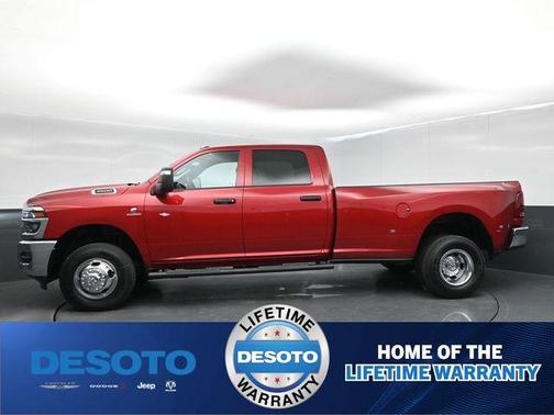 Molten Red Pearlcoat 2026 RAM 3500 Tradesman Crew Cab 4x4 8' Box