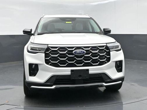 Star White Metallic Tri-Coat 2026 Ford Explorer Platinum