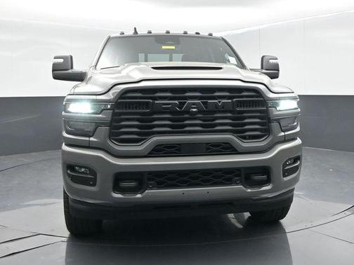 Ceramic Gray Clearcoat 2026 RAM 2500 Black Express Crew Cab 4x4 8' Box