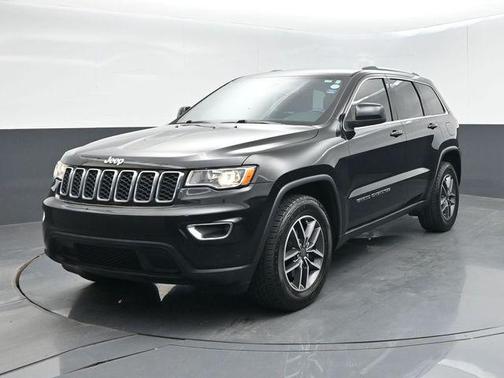 Diamond Black Crystal Pearlcoat 2019 Jeep Grand Cherokee Laredo
