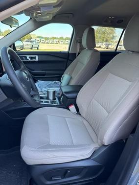 2021 Ford Explorer Base