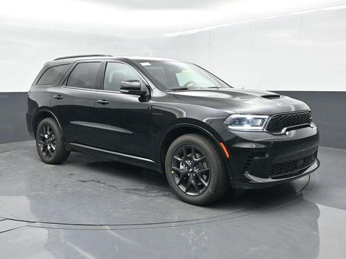 DB Black Crystal Clearcoat 2026 Dodge Durango GT Plus