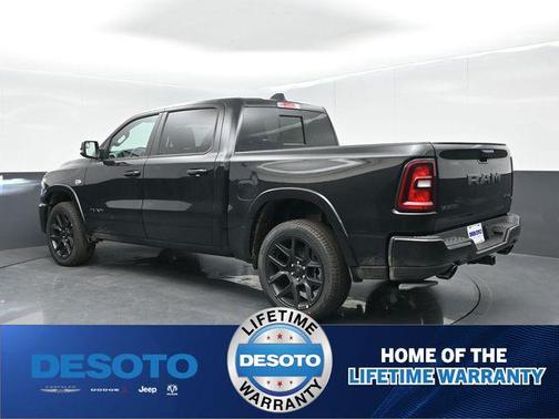 Diamond Black Crystal Pearlcoat 2026 RAM 1500 Laramie