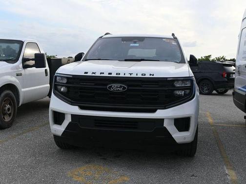 White Metallic 2025 Ford Expedition Platinum