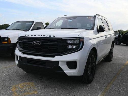 White Metallic 2025 Ford Expedition Platinum