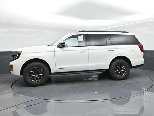 Star White Metallic Tri-Coat 2026 Ford Expedition Tremor