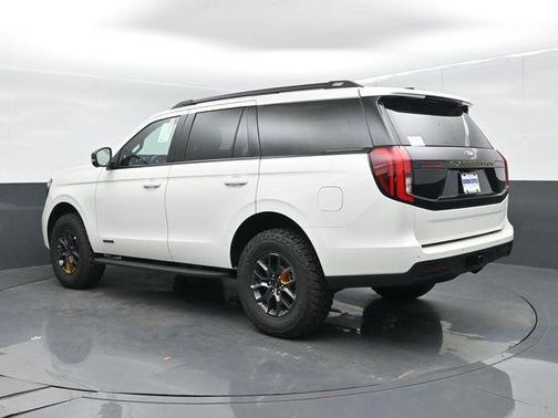 Star White Metallic Tri-Coat 2026 Ford Expedition Tremor