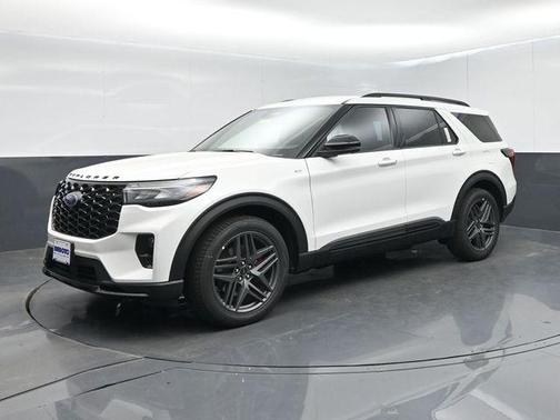 Star White Metallic Tri-Coat 2026 Ford Explorer ST-Line