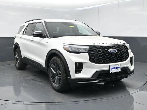 Star White Metallic Tri-Coat 2026 Ford Explorer ST-Line