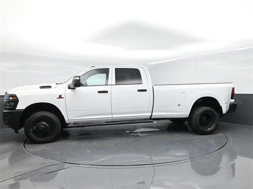 2025 RAM 3500 Tradesman Crew Cab 4x4 8' Box