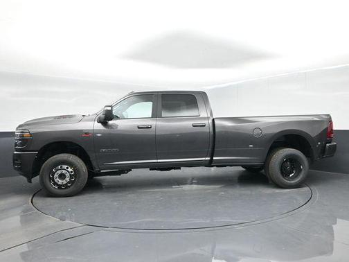 2026 RAM 3500 Laramie Crew Cab 4x4 8' Box