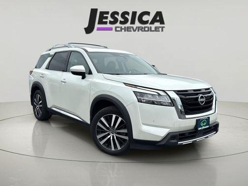 Pearl White Tricoat 2024 Nissan Pathfinder Platinum 4WD
