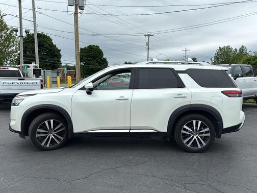 Pearl White Tricoat 2024 Nissan Pathfinder Platinum 4WD