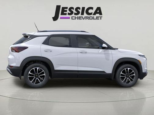 Summit White 2026 Chevrolet Trailblazer LT