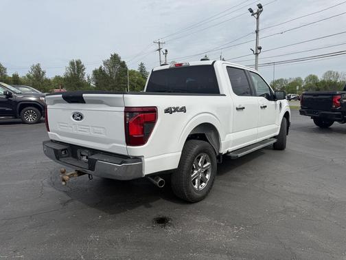 Oxford White 2025 Ford F-150 XLT