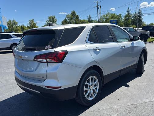 Silver Ice Metallic 2022 Chevrolet Equinox 1LT