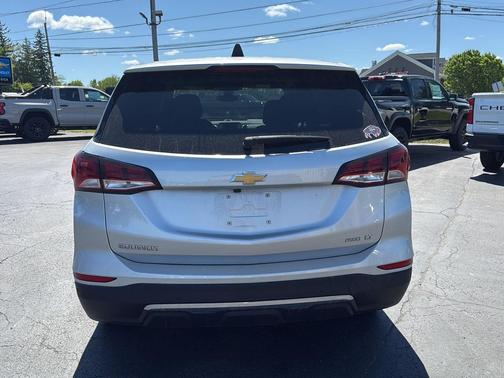 Silver Ice Metallic 2022 Chevrolet Equinox 1LT