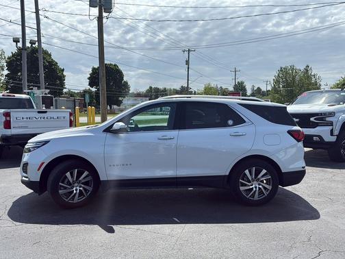 Iridescent Pearl Tricoat 2023 Chevrolet Equinox Premier w/1LZ