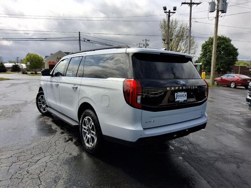 Space Silver 2025 Ford Expedition Max Active 4x4