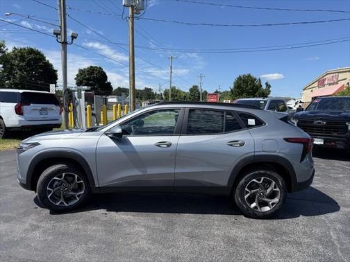 2025 Chevrolet Trax LT