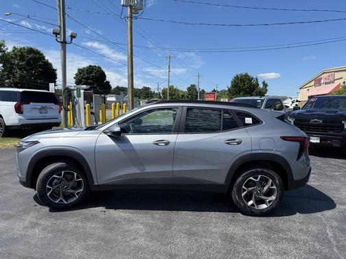 2025 Chevrolet Trax LT