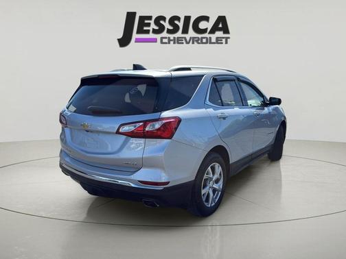 Silver Ice Metallic 2019 Chevrolet Equinox 1LT