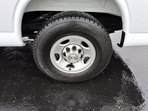 Summit White 2025 Chevrolet Express 2500 LT