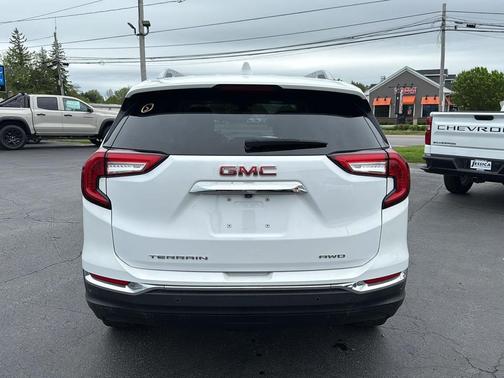Summit White 2023 GMC Terrain SLT