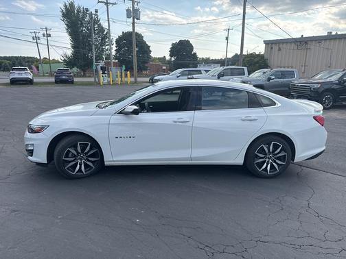 2022 Chevrolet Malibu FWD RS