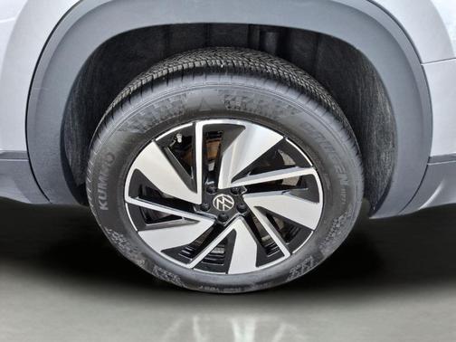 2025 Volkswagen Atlas 2.0T SE w/Technology 4MOTION