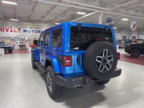 2025 Jeep Wrangler 4-Door Sahara 4x4