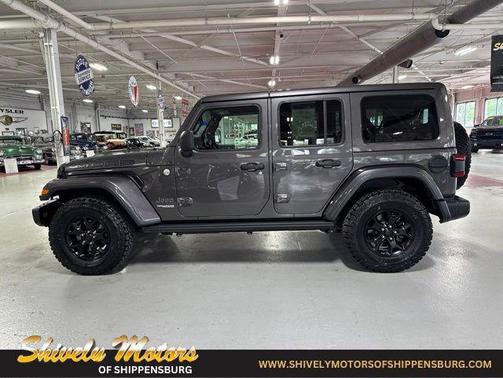 Granite Crystal Metallic Clearcoat 2019 Jeep Wrangler Unlimited Moab 4x4