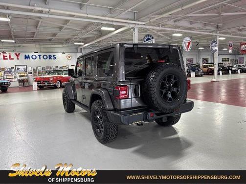 Granite Crystal Metallic Clearcoat 2019 Jeep Wrangler Unlimited Moab 4x4