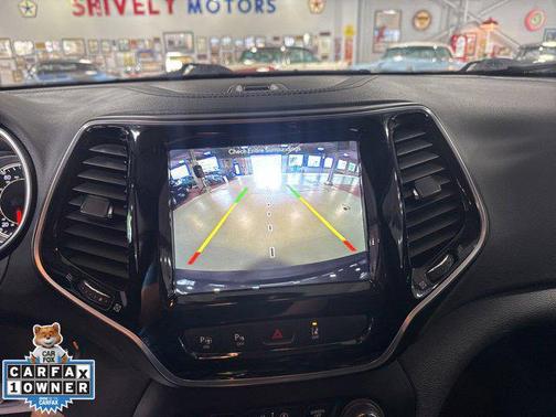 Granite Crystal Metallic Clearcoat 2019 Jeep Cherokee Limited