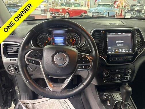 Granite Crystal Metallic Clearcoat 2019 Jeep Cherokee Limited