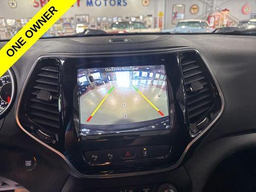 Granite Crystal Metallic Clearcoat 2019 Jeep Cherokee Limited