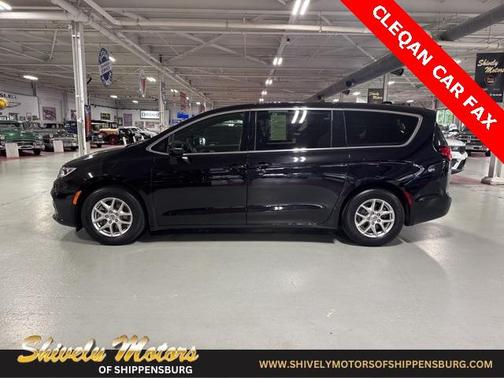 2024 Chrysler Pacifica Touring
