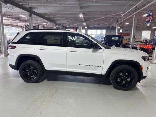 2025 Jeep Grand Cherokee Altitude